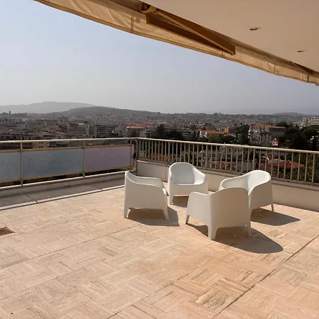 Exceptionnel Terrasse Lägenhet